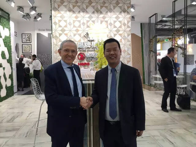“七剑”闯欧洲:“博洛尼亚陶瓷展新闻摄影大赛”集锦(19)3996.jpg