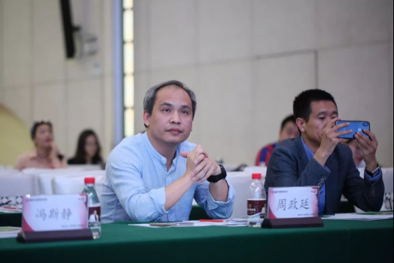 这条微信告诉你,深陷发展瓶颈经销商该如何破局?!1284.jpg