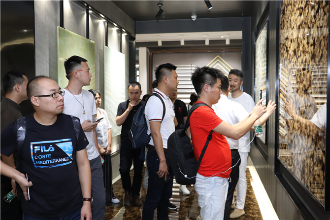 设计师大咖们参观博德展厅 (4).jpg