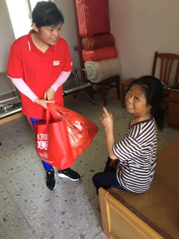 （梁家盛） 金牌卫浴河源&ldquo;关爱老人公益骑行&rdquo;活动圆满举行(2)329.jpg