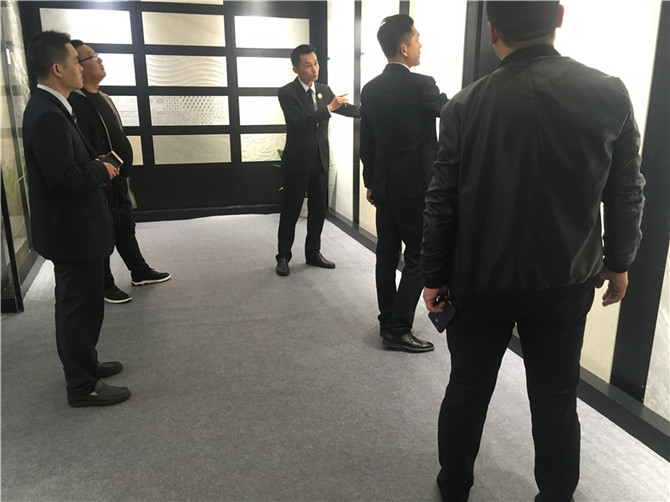 新品鉴赏会.jpg