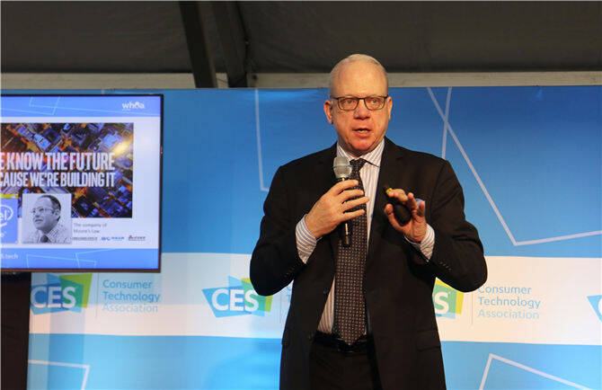 活动论坛特邀嘉宾英特尔零售全国总经理Jon Stine现场进行主题分享，发表未来智能趋势.JPG