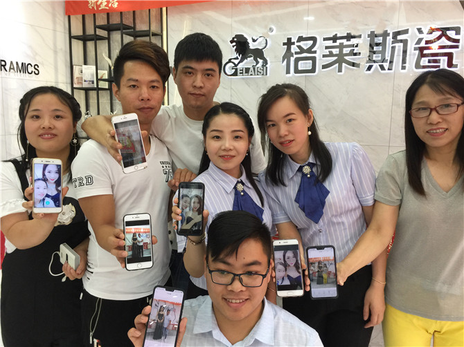 团队合照 (2).jpg