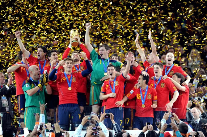 5.2010年西班牙队在世界杯上夺冠(1).jpg