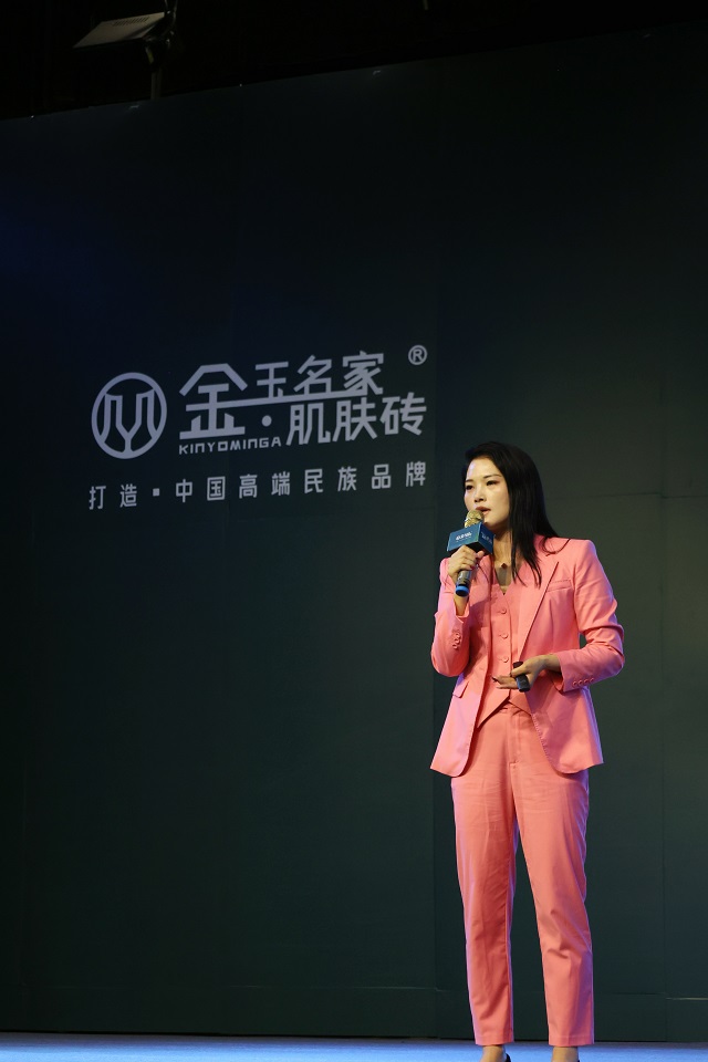 梁华莲.jpg