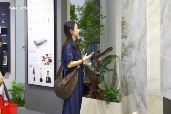 新明珠岩板×2025潭洲展完美收官：七大亮点解码「石光之隙」材料美学与时空叙事344.JPG